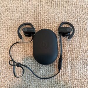 Beats Black Wireless Earbuds with Charging Case